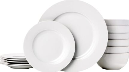 Amazon Basics 18-Piece Kitchen Dinnerware Set, Porcelain Dishes, Bowls - White