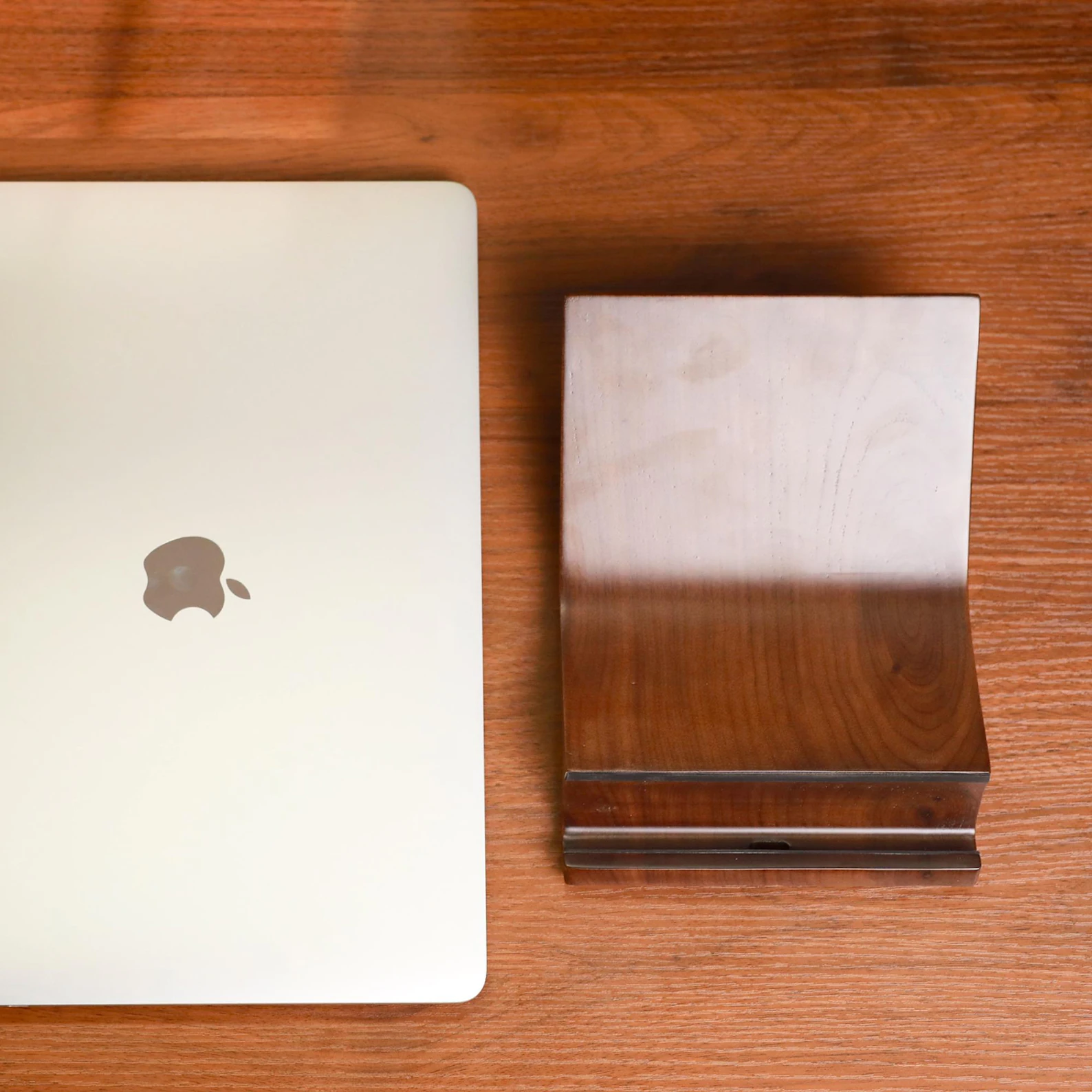 il_1588xN.7088476325_mta4-5-120 Solid Walnut MacBook Stand – Curved Wooden Laptop Holder for Desk Organization | Handmade Natural Finish Riser | Gift for Him or Her (Copy) - Image 3
